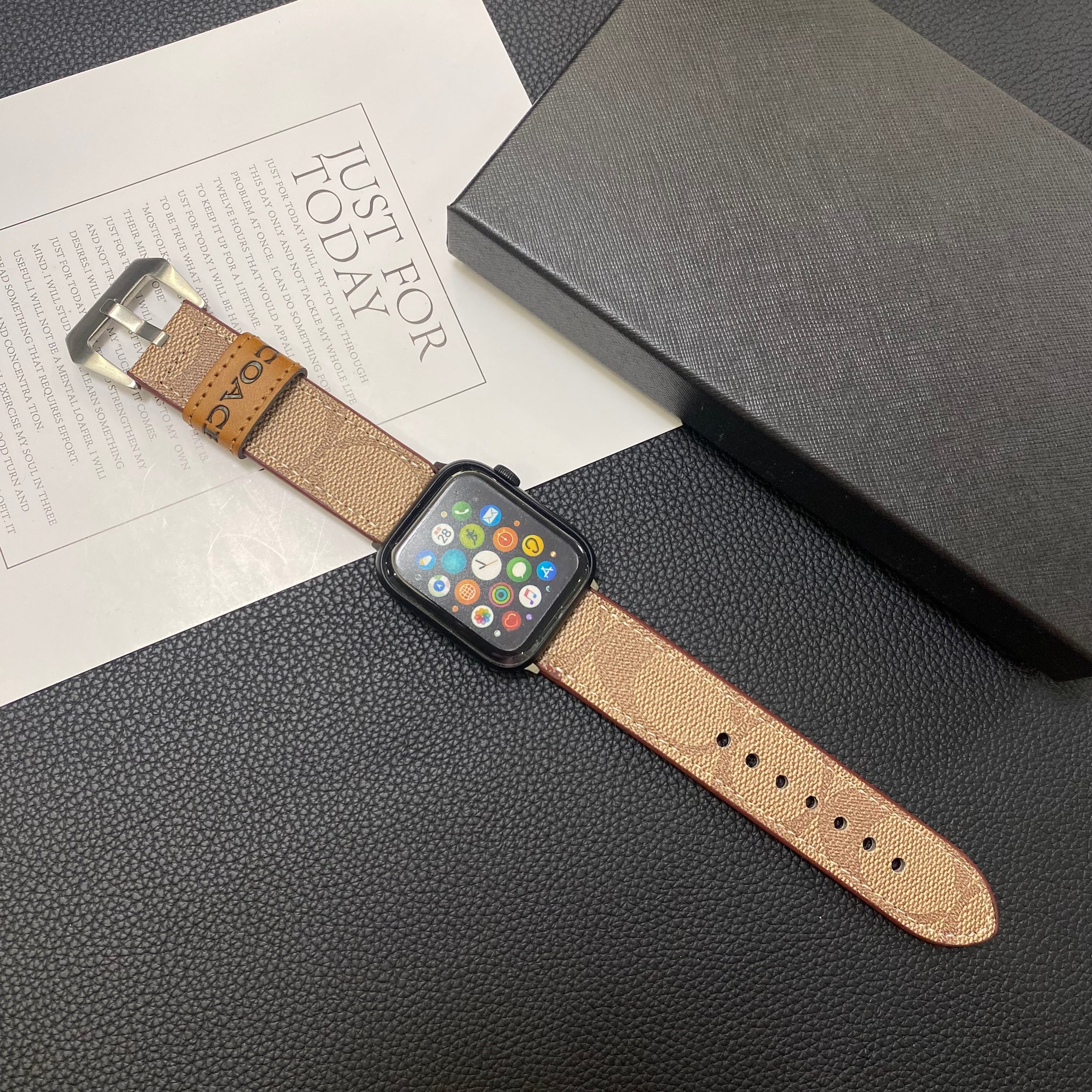 مدرب جلدي Apple Watch Band Light Brown-YHK244221710