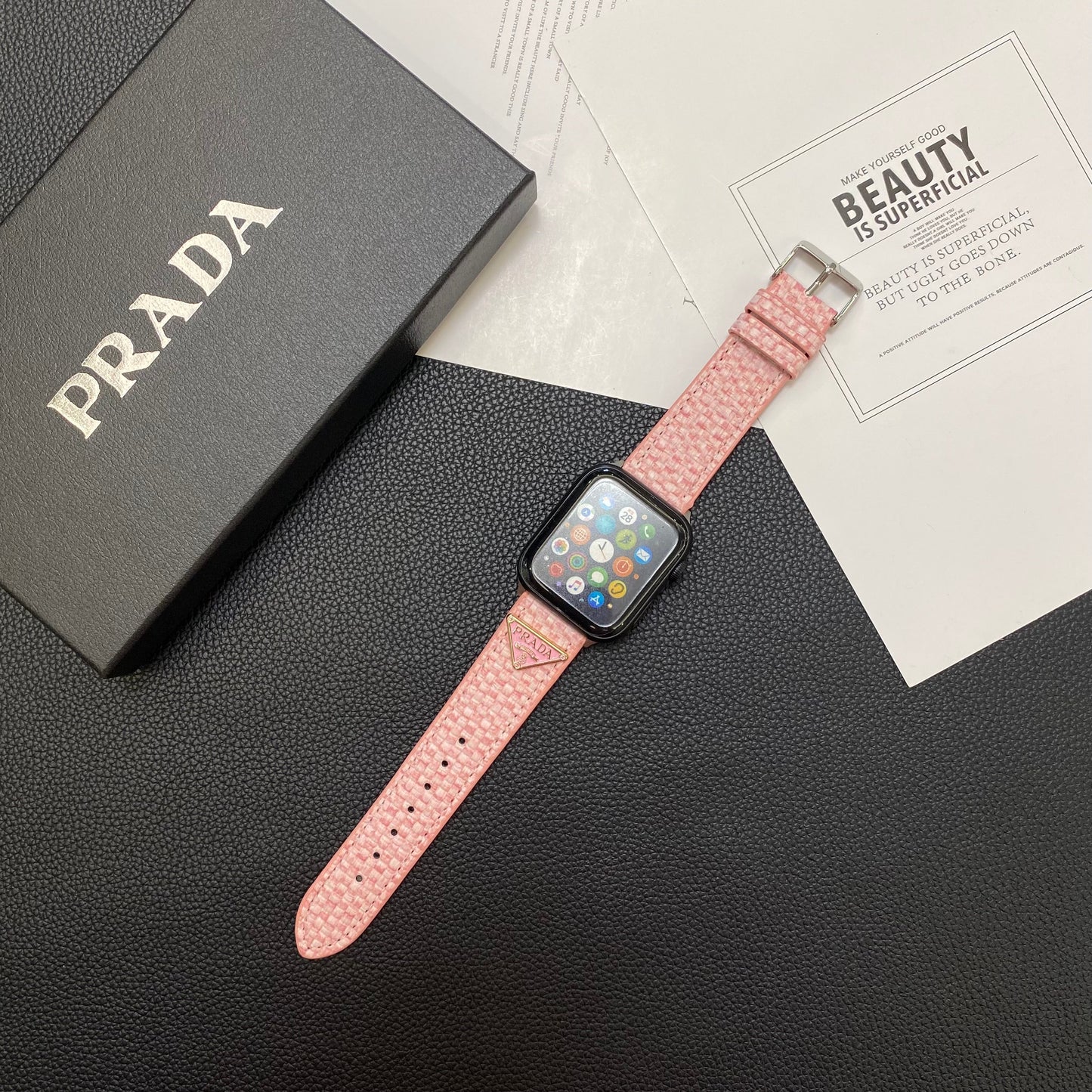 Cinturino per orologio Prada Apple Watch lavorato a maglia rosa-BZK240509