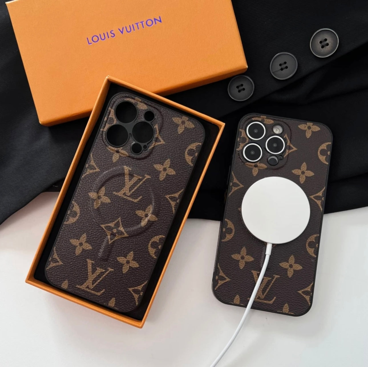 Ny LV Shine x Mono iPhone -saken (magnetisk attraksjon)