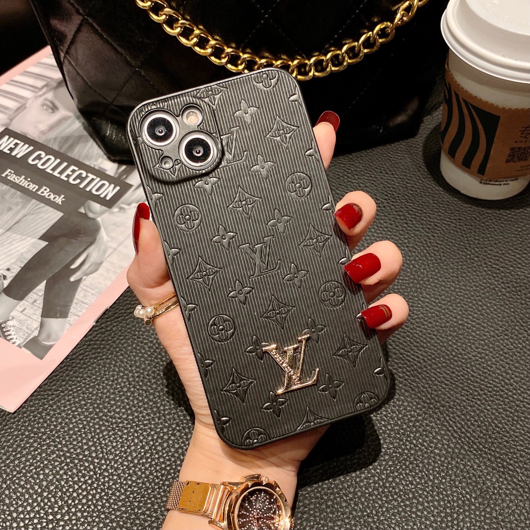 Nieuwe LV Shine x Mono iPhone -hoes